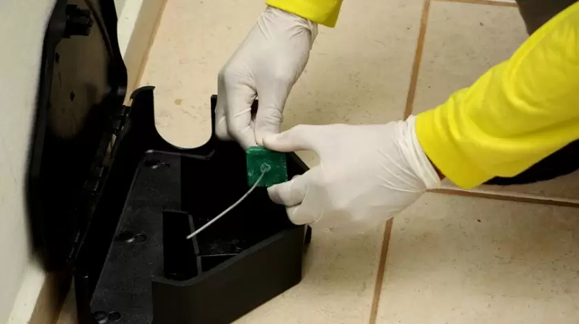 Dedetização Empresarial e Industrial 1 Armadilha para desratização