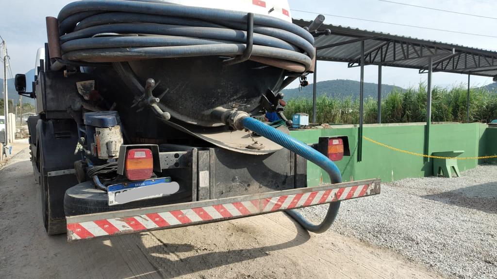 Limpa de fossa em igarata